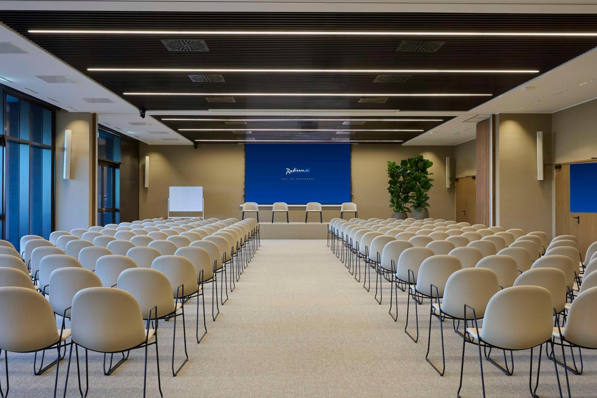 Radisson Blu Hotel, Bergamo Choruslife Exterior foto